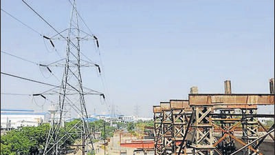 Punjab power minister Harbhajan Singh ETO spoke to PSPCL junior engineer Karnail Singh over phone and enquired about his well-being. (HT File/Representational image)