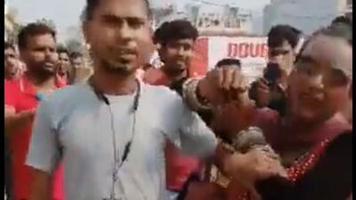 A video of the incident surfaced on social media on Tuesday evening, following which police took suo moto cognizance of the incident and asked the victim to file a complaint. (Video grab/HT Photo) A video of the incident surfaced on social media on Tuesday evening, following which police took suo moto cognizance of the incident and asked the victim to file a complaint. (Video grab/HT Photo)