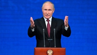 Russia-Ukraine War: Russian President Vladimir Putin gestures while addressing an event. (AP) Russia-Ukraine War: Russian President Vladimir Putin gestures while addressing an event. (AP)