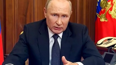 Russia-Ukraine War: Russian President Vladimir Putin addresses the nation in Moscow, Russia. (AP) Russia-Ukraine War: Russian President Vladimir Putin addresses the nation in Moscow, Russia. (AP)