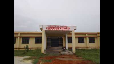 The newly constructed building of the Intermediate college in Devghat, Koraon in Prayagraj (HT PHOTO) The newly constructed building of the Intermediate college in Devghat, Koraon in Prayagraj (HT PHOTO)