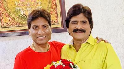 Comedian Ahsaan Qureshi with late comedian Raju Srivastava. Comedian Ahsaan Qureshi with late comedian Raju Srivastava.