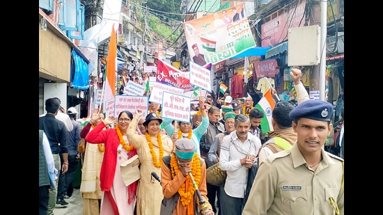 The retired Paramilitary personnel hold a rally in Shimla announcing to contest assembly elections in all 68 Assembly constituencies of Himachal Pradesh on Wednesday. (ANI)