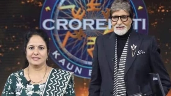 Kavita Chawla with Amitabh Bachchan on Kaun Banega Crorepati 14.