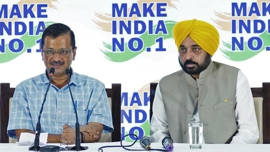 File photo of Delhi CM Arvind Kejriwal with his Punjab counterpart Bhagwant Mann.