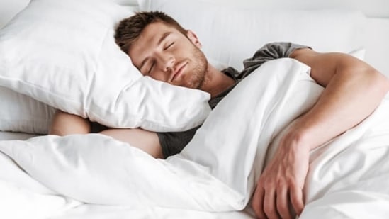 What are the best and worst sleeping positions? An expert answers(Unsplash)