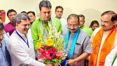 Biplab Deb being greeted by BJP workers in Tripura after his election to the Rajya Sabha. (Twitter Photo)