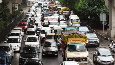 Vehicles are stuck in a long traffic jam amid a spell of heavy rain, in New Delhi on Thursday. (Sanjay Sharma) Vehicles are stuck in a long traffic jam amid a spell of heavy rain, in New Delhi on Thursday. (Sanjay Sharma)