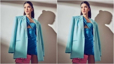 Assisted by makeup artist Tanvi Chemburkar, Shanaya decked up in nude eyeshadow, black eyeliner, mascara-laden eyelashes, drawn eyebrows, contoured cheeks and a shade of nude lipstick. (Instagram/@shanayakapoor02)