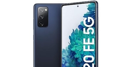 The Samsung Galaxy S20 FE 5G smartphone has a 6.5 inch full high definition+Super AMOLED display of 1080x2400 resolution. (Amazon)