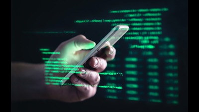 The complainant told the police that she got a message on her mobile phone, informing that her power connection will be disconnected if she did not clear the dues soon. (Shutterstock)
