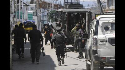 The police claimed to have arrested two militants of Lashkar-e-Toiba (LeT) in north Kashmir’s Sopore area. (HT File Photo)