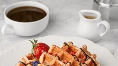 Coffee, fried foods: Excessive intake of tea, coffee, alcohol, refined flour and sugar, red meat, and fried, spicy, and acidic foods contribute in blocking the nutrients from reaching the hair follicles, which can be harmful for hair health. (Unsplash) Coffee, fried foods: Excessive intake of tea, coffee, alcohol, refined flour and sugar, red meat, and fried, spicy, and acidic foods contribute in blocking the nutrients from reaching the hair follicles, which can be harmful for hair health. (Unsplash)