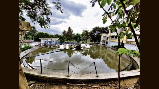 Sewage treatment plant near Rajaram bridge, Vitthalwadi will be demolished. (Pratham Gokhale/HT Photo)