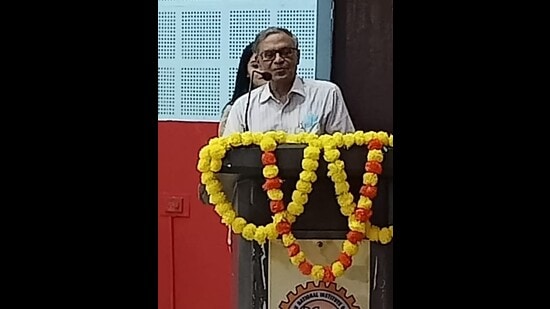 Noted psychologist Prof RC Tripathi speaking at the inaugural session of the meet on Thursday. (HT photo)