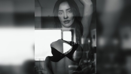 Neha Sharma switched her diva mode on and struck some million-dollar poses for the camera.(Instagram/@nehasharmaofficial)