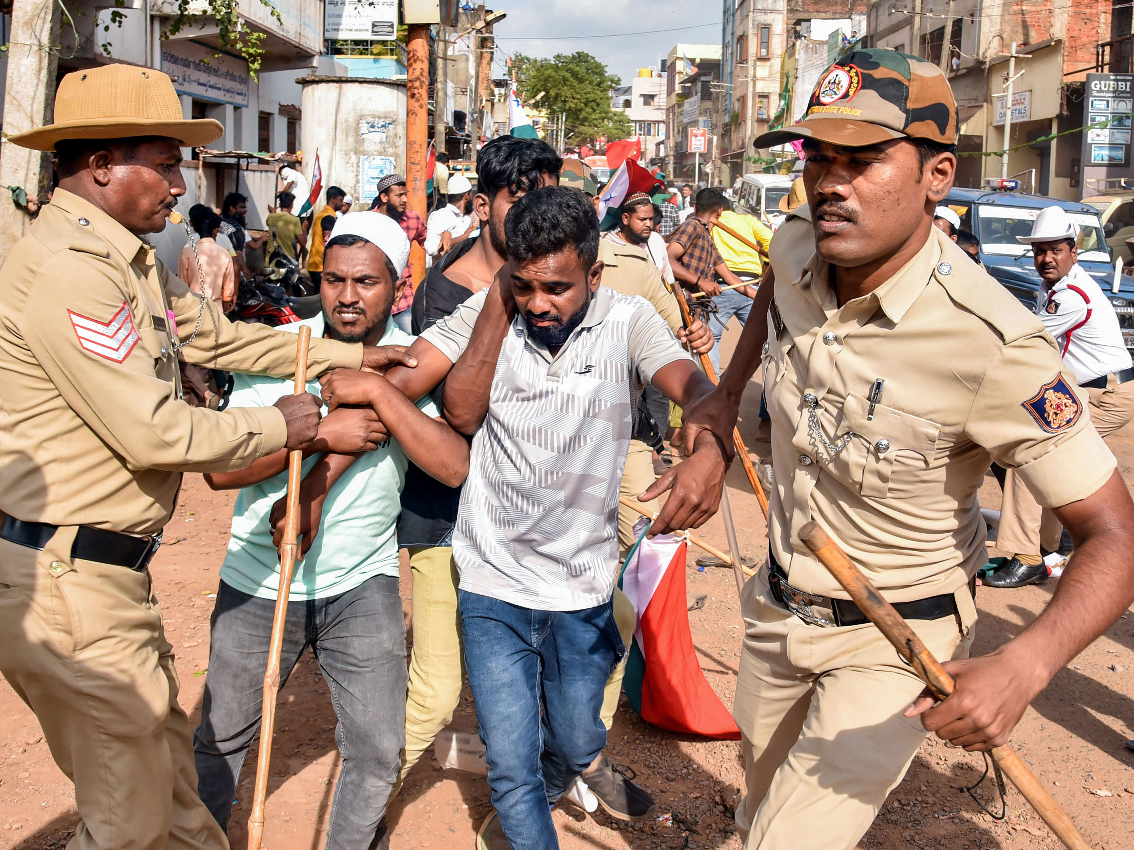 NIA accused PFI of having links with several left-wing extremist organisations that run fake campaigns on police atrocities, fake encounters, imprisonment of innocent people by falsely implicating them in terror cases, and against UAPA (PTI) NIA accused PFI of having links with several left-wing extremist organisations that run fake campaigns on police atrocities, fake encounters, imprisonment of innocent people by falsely implicating them in terror cases, and against UAPA (PTI)