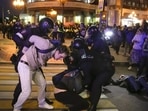 Russia-Ukraine War: Riot police detain demonstrators during a protest against mobilization in Moscow, Russia.(AP) Russia-Ukraine War: Riot police detain demonstrators during a protest against mobilization in Moscow, Russia.(AP)
