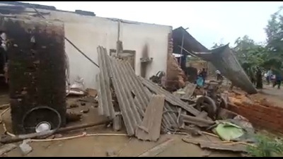 Locals claimed that the damage was much more in Chingrawathi, Harwanpur and Mahav villages of Bulandshahr. (Sourced)