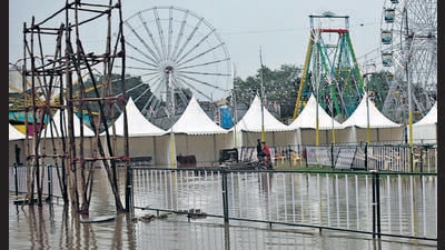 Due to heavy rain, the Ghantaghar Ramlila ground in Ghaziabad was inundated on Friday. (Sakib Ali/ HT) Due to heavy rain, the Ghantaghar Ramlila ground in Ghaziabad was inundated on Friday. (Sakib Ali/ HT)