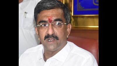 Maharashtra excise minister Shambhuraj Desai on Thursday said that he plans to make uniforms and physical fitness compulsory for all excise department officers and staff. (HT PHOTO)