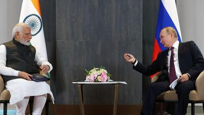 Russian President Vladimir Putin speaks to Indian Prime Minister Narendra Modi during their talks on the sidelines of the SCO Summit in Samarkand, Uzbekistan. (AP File Photo)