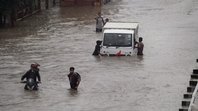 The waterlogging was caused due to the incessant rainfall in the last 48 hours in Delhi NCR. (PTI) The waterlogging was caused due to the incessant rainfall in the last 48 hours in Delhi NCR. (PTI)