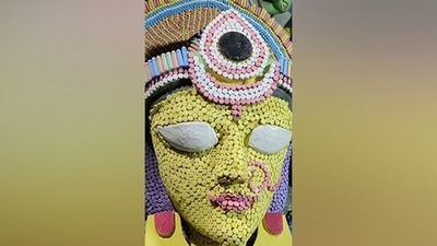 West Bengal artist develop a unique Durga Puja idol using crores of chalk pencil ((photo/ANI)) West Bengal artist develop a unique Durga Puja idol using crores of chalk pencil ((photo/ANI))