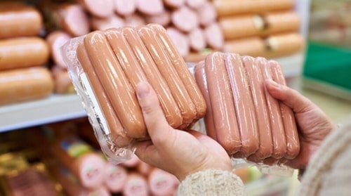 Processed meat and preservatives such as nitrite are harmful for the lungs. Additionally, they also cause obesity. Processed meat and preservatives such as nitrite are harmful for the lungs. Additionally, they also cause obesity.