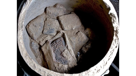 Also unearthed are ceramic vessels that contain remarkably well-preserved tablets covered in cuneiform (the oldest written script), some still within their clay envelopes. Deciphering these could reveal what life was like in Zakhiku.((Image Courtesy: Universities of Freiburg and Tübingen, KAO)