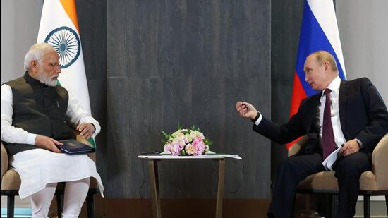 Russian President Vladimir Putin speaks to Indian Prime Minister Narendra Modi during their talks on the sidelines of the SCO Summit in Samarkand, Uzbekistan. (AP File Photo) Russian President Vladimir Putin speaks to Indian Prime Minister Narendra Modi during their talks on the sidelines of the SCO Summit in Samarkand, Uzbekistan. (AP File Photo)