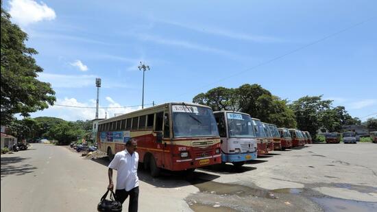The deserted bus station in Kerala Alapuzha district on Friday during PFI’s 12-hour hartal in the state (HT Photo/Vivek R Nair) The deserted bus station in Kerala Alapuzha district on Friday during PFI’s 12-hour hartal in the state (HT Photo/Vivek R Nair)