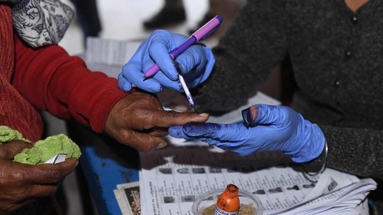 The team of the Election Commission (EC) arrived in Shimla on Thursday to take stock of preparedness in Himachal. (AFP File Photo)(HT_PRINT) The team of the Election Commission (EC) arrived in Shimla on Thursday to take stock of preparedness in Himachal. (AFP File Photo)(HT_PRINT)