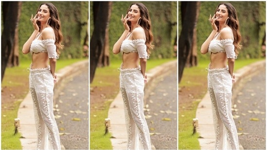 Celebrity stylists Victor Robinson and Sohail Mughal styled Palak Tiwari in the all-white outfit. It is from the shelves of the clothing label Bennu Sehgall.(Instagram)