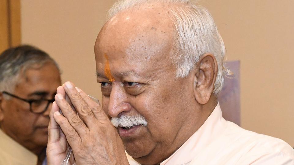 On Thursday, Bhagwat and three senior aides went to Kasturba Gandhi Marg in New Delhi to meet imam Ahmed Ilyasi. (HT Photo) On Thursday, Bhagwat and three senior aides went to Kasturba Gandhi Marg in New Delhi to meet imam Ahmed Ilyasi. (HT Photo)