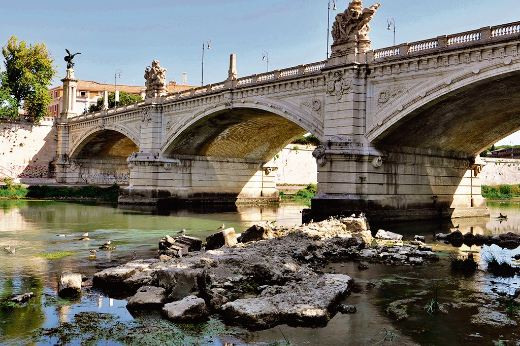 Tiber levels have dropped about 5 ft, exposing the foundations of the ancient Pons Neronianus or Bridge of Nero, which was likely built in the 1st century CE. (Shutterstock) Tiber levels have dropped about 5 ft, exposing the foundations of the ancient Pons Neronianus or Bridge of Nero, which was likely built in the 1st century CE. (Shutterstock)