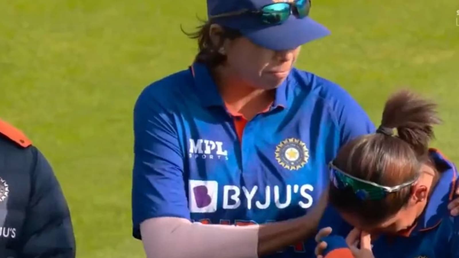watch-india-captain-harmanpreet-kaur-couldn-t-hold-back-tears-in-jhulan-goswami-s-farewell-game