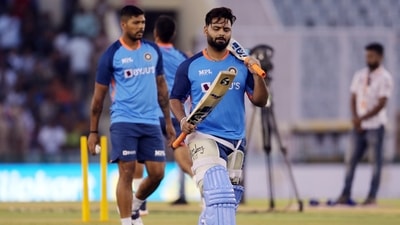 IND Predicted XI vs AUS 3rd T20: Rishabh Pant warms up at nets (ANI) IND Predicted XI vs AUS 3rd T20: Rishabh Pant warms up at nets (ANI)
