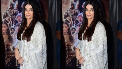 Aishwarya happily posed for the cameras as she looked stunning as ever. (HT Photos/Varinder Chawla) Aishwarya happily posed for the cameras as she looked stunning as ever. (HT Photos/Varinder Chawla)