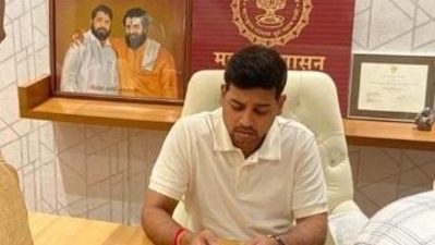 Shrikant Shinde said he was not sitting on any official chair designated for his father, chief minister Eknath Shinde