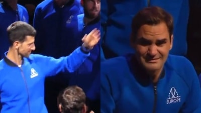 Novak Djokovic seen initiating memorable Roger Federer retirement gesture Novak Djokovic seen initiating memorable Roger Federer retirement gesture