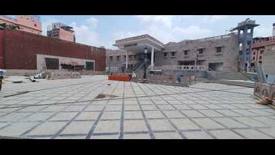 Market complex and tourist facilities coming up at Dashashwamedh ghat in Varanasi. (HT) Market complex and tourist facilities coming up at Dashashwamedh ghat in Varanasi. (HT)