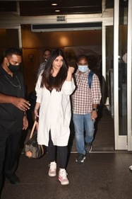 Aishwarya Rai at Mumbai airport upon her arrival. (Varinder Chawla) Aishwarya Rai at Mumbai airport upon her arrival. (Varinder Chawla)