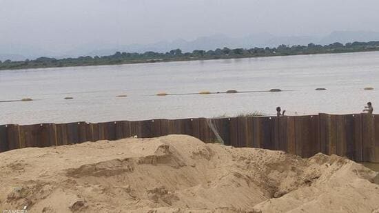 NGT said it was guided by ‘precautionary principle’ and there is anticipated danger of flooding. (BISWAJIT MOHANTY/ HT PHOTO) NGT said it was guided by ‘precautionary principle’ and there is anticipated danger of flooding. (BISWAJIT MOHANTY/ HT PHOTO)