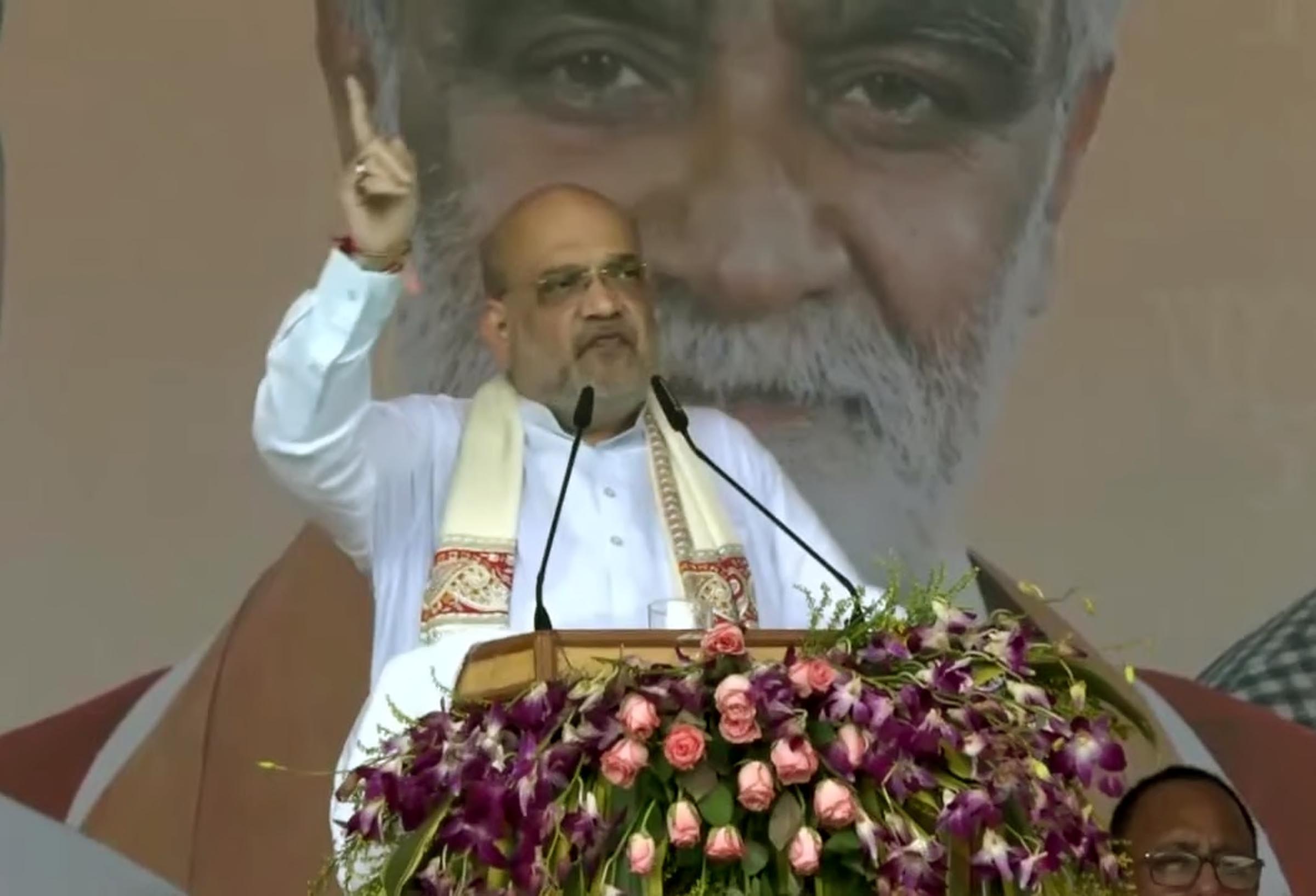 Amit Shah addresses the gathering during BJP's Jan Bhavna Rally, in Purnia, Bihar.&nbsp; (Santosh Kumar/HT Photo)