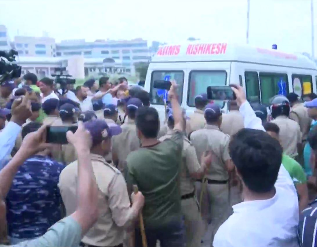 Relatives of the 19-year-old girl, who was allegedly murdered, leave from AIIMS Rishikesh with her body after autopsy was done on Saturday, September 24, 2022. (ANI Photo)