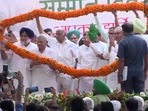 SAD's Sukhbir Singh Badal, Bihar CM Nitish Kumar, CPIM's Sitaram Yechury, NCP supremo Sharad Pawar and INLD chief Om Prakash Chautala at the rally. (ANI) SAD's Sukhbir Singh Badal, Bihar CM Nitish Kumar, CPIM's Sitaram Yechury, NCP supremo Sharad Pawar and INLD chief Om Prakash Chautala at the rally. (ANI)