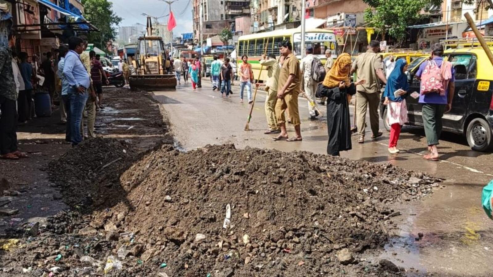 BMC to rope in religious leaders to keep the litterbugs away at Dharavi