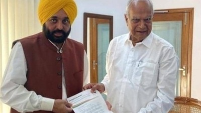 Punjab chief minister Bhagwant Mann with governor Banwarilal Purohit in Chandigarh. (HT file photo) Punjab chief minister Bhagwant Mann with governor Banwarilal Purohit in Chandigarh. (HT file photo)