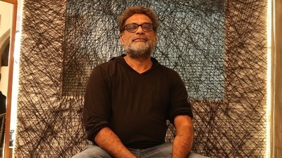 R Balki spoke about how a negative review for his film Cheeni Kum affected him. (HT_PRINT) R Balki spoke about how a negative review for his film Cheeni Kum affected him. (HT_PRINT)